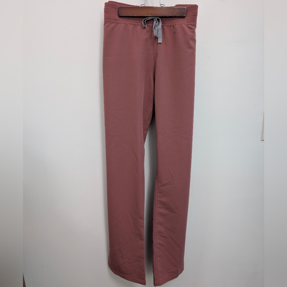 Figs women's Mauve livingston scrub bottoms